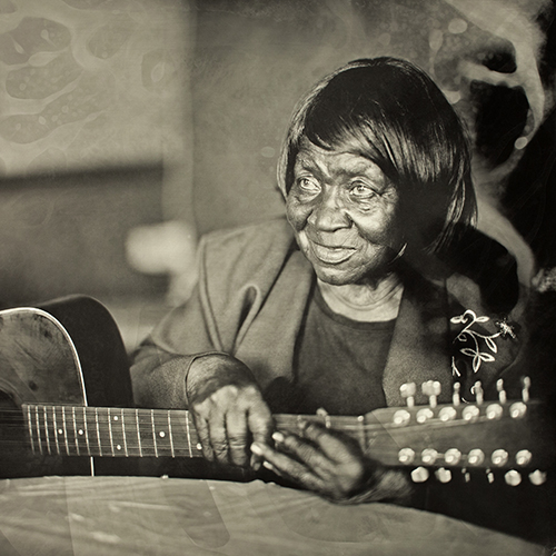 Diggin’: Algia Mae Hinton – When You Kill a Chicken, Save Me the Head